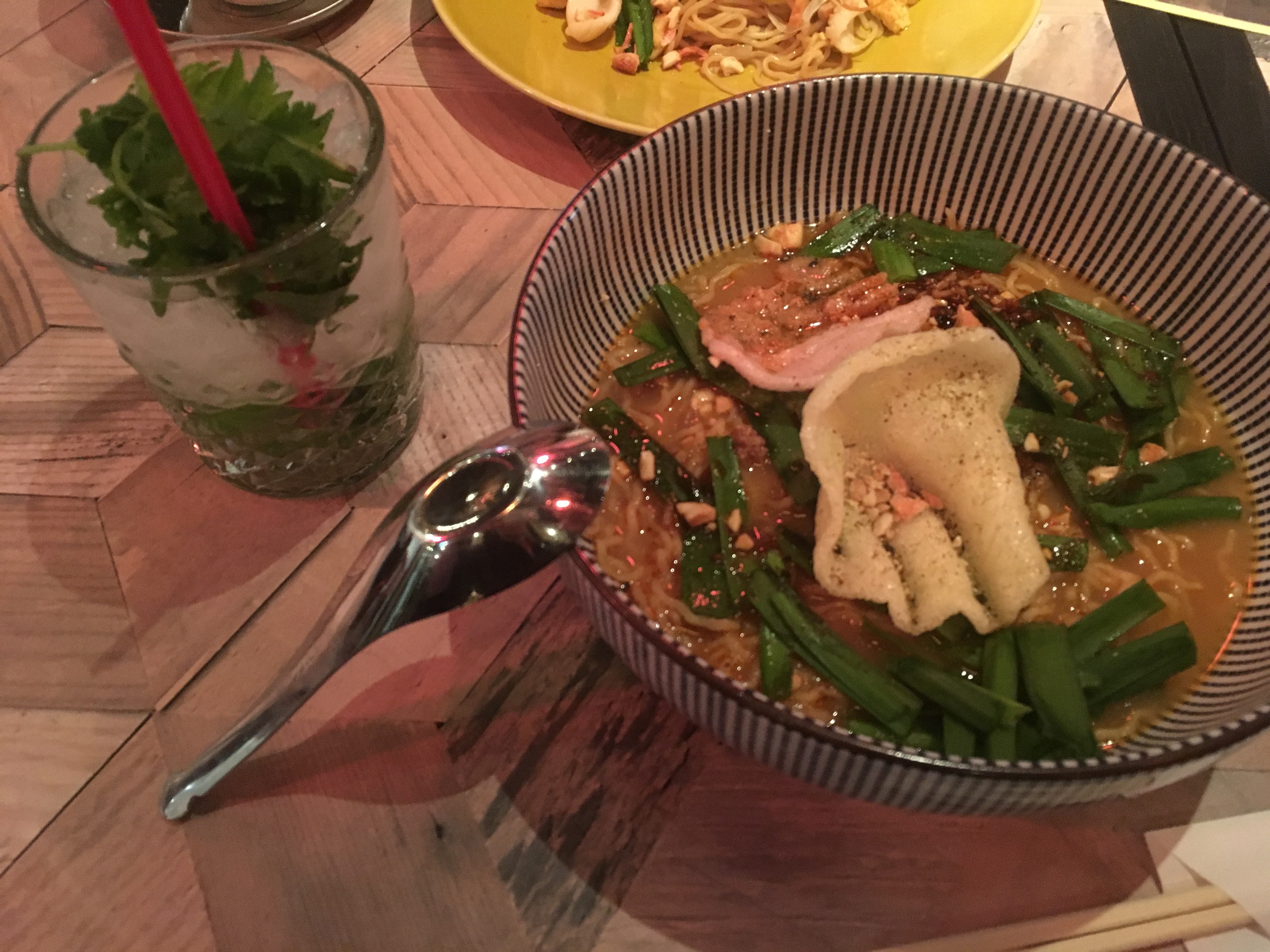 新宿辛いラーメン